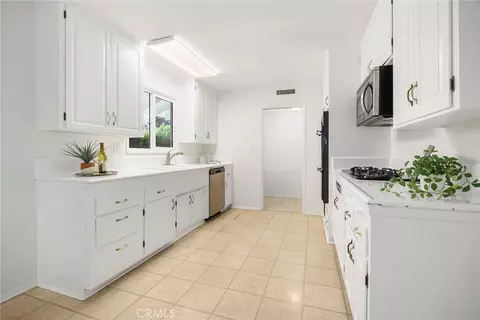 Kitchen - 2017 Sudene, Fullerton, CA 92831 photo 2 of 3