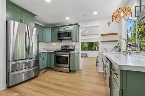 Kitchen - 723 Forest Shade, Crestline, CA 92325 photo 2 of 2