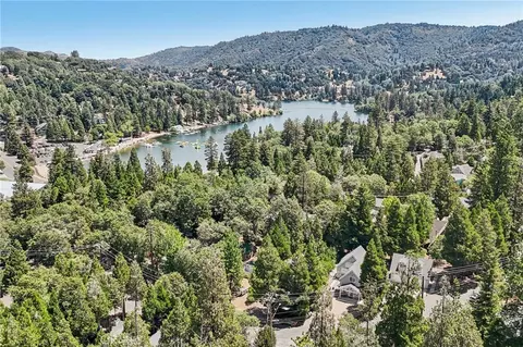 View/Area - 723 Forest Shade, Crestline, CA 92325 photo 3 of 6