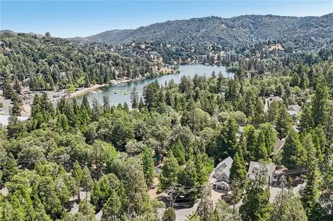 View/Area - 723 Forest Shade, Crestline, CA 92325 photo 3 of 6