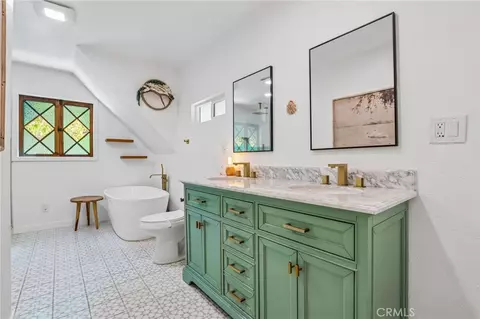 Bath - 723 Forest Shade, Crestline, CA 92325 photo 3 of 7