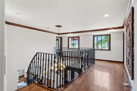 Entry Way - 4221 E Massachusetts St, Long Beach, CA 90814 photo 3 of 3
