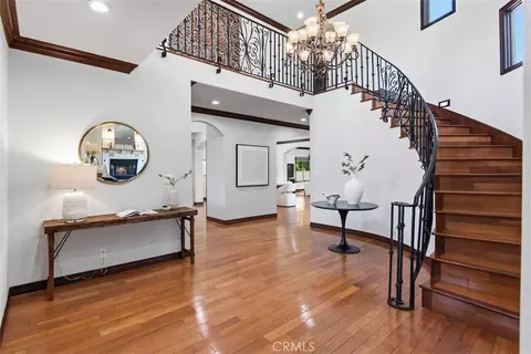 Entry Way - 4221 E Massachusetts St, Long Beach, CA 90814 photo 1 of 3