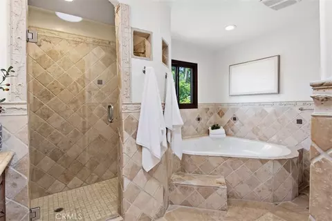 Bath - 4221 E Massachusetts St, Long Beach, CA 90814 photo 3 of 6