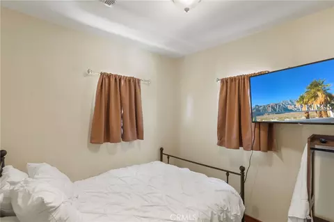 Bedroom - 29251 Lake Brk, Cedar Glen, CA 92321 photo 2 of 4
