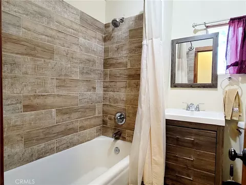 Bath - 29251 Lake Brk, Cedar Glen, CA 92321 photo 1 of 1