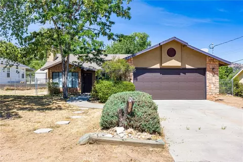 Exterior - 22917 Clover Spring Pl, Tehachapi, CA 93561 photo 2 of 10