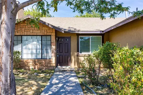 Exterior - 22917 Clover Spring Pl, Tehachapi, CA 93561 photo 5 of 10