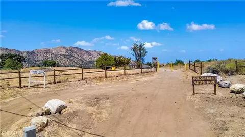 Exterior - 22917 Clover Spring Pl, Tehachapi, CA 93561 photo 10 of 10