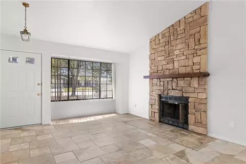 Living - 22917 Clover Spring Pl, Tehachapi, CA 93561 photo 4 of 4
