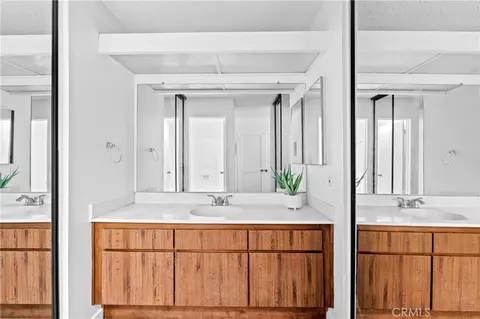 Bath - 53 Streamwood, Irvine, CA 92620 photo 1 of 3