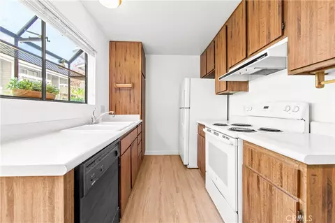 Kitchen - 53 Streamwood, Irvine, CA 92620 photo 1 of 4