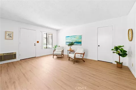 Living - 53 Streamwood, Irvine, CA 92620 photo 4 of 5