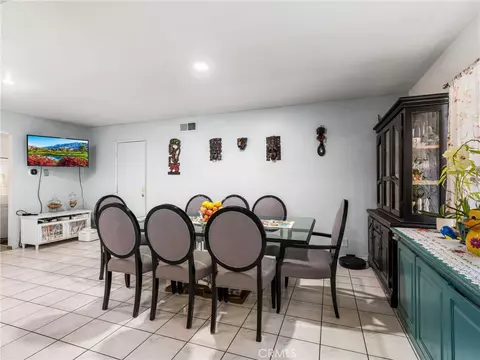 Dining - 2216 Sequoia, Simi Valley, CA 93063 photo 2 of 3