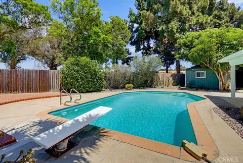 Exterior - 6911 E Septimo, Long Beach, CA 90815 photo 10 of 22