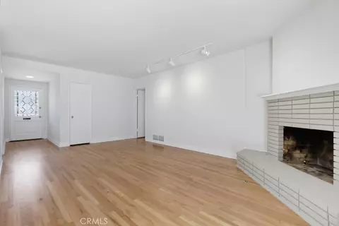 Living - 6911 E Septimo, Long Beach, CA 90815 photo 11 of 14