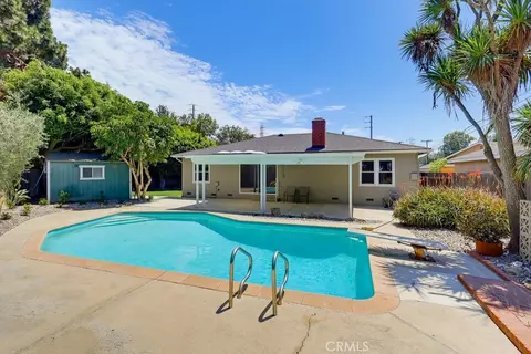 Exterior - 6911 E Septimo, Long Beach, CA 90815 photo 7 of 22