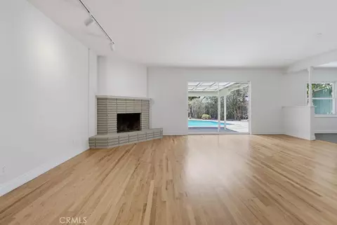 Living - 6911 E Septimo, Long Beach, CA 90815 photo 1 of 14