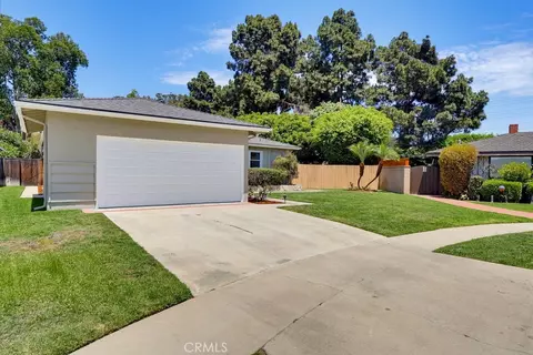Exterior - 6911 E Septimo, Long Beach, CA 90815 photo 3 of 22