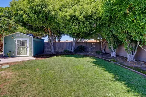Exterior - 6911 E Septimo, Long Beach, CA 90815 photo 15 of 22