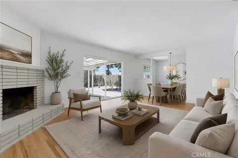 Living - 6911 E Septimo, Long Beach, CA 90815 photo 5 of 14