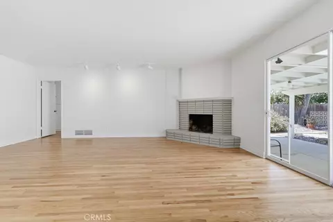Living - 6911 E Septimo, Long Beach, CA 90815 photo 7 of 14