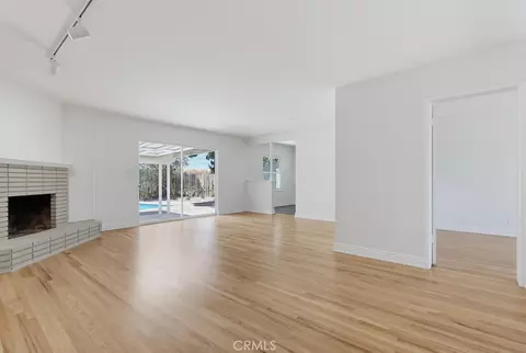 Living - 6911 E Septimo, Long Beach, CA 90815 photo 3 of 14