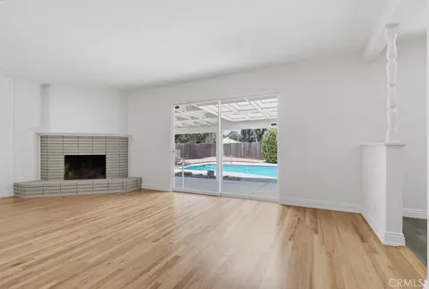 Living - 6911 E Septimo, Long Beach, CA 90815 photo 6 of 14
