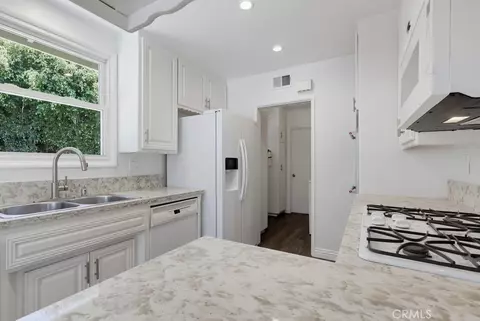 Kitchen - 6911 E Septimo, Long Beach, CA 90815 photo 4 of 5