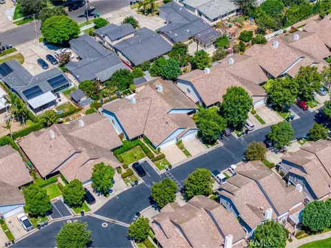 View/Area - 2720 E Walnut #18, Orange, CA 92867 photo 3 of 4
