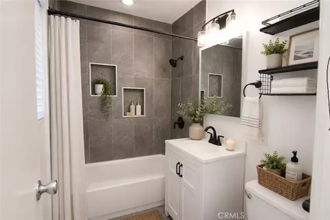 Bath - 356 E Plenty, Long Beach, CA 90805 photo 1 of 2