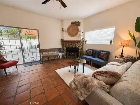 Living - 356 E Plenty, Long Beach, CA 90805 photo 2 of 6