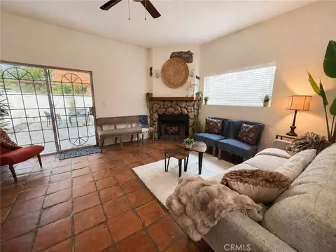 Living - 356 E Plenty, Long Beach, CA 90805 photo 2 of 3