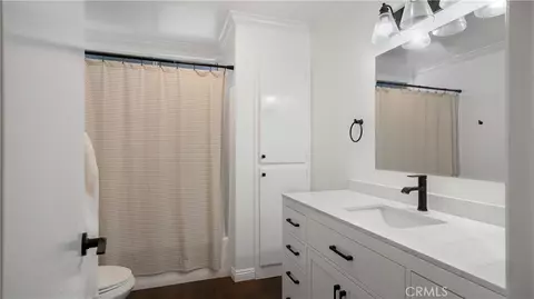 Bath - 10678 Bell St #13, Stanton, CA 90680 photo 1 of 2