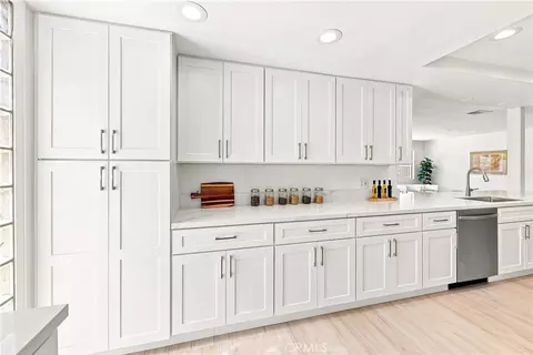 Kitchen - 21206 Silver Cloud, Diamond Bar, CA 91765 photo 6 of 8