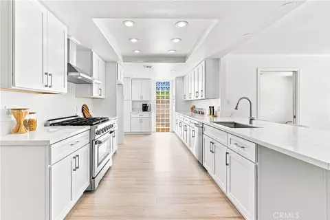 Kitchen - 21206 Silver Cloud, Diamond Bar, CA 91765 photo 5 of 8