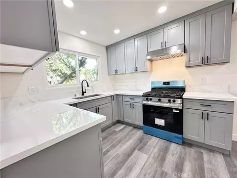 1919 Sherry Ln #46, Santa Ana, CA 92705