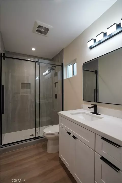 Bath - 6702 El Progreso St, Long Beach, CA 90815 photo 8 of 9
