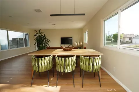 Dining - 6702 El Progreso St, Long Beach, CA 90815 photo 1 of 3