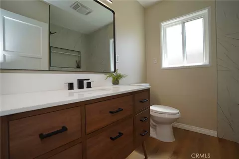 Bath - 6702 El Progreso St, Long Beach, CA 90815 photo 2 of 9