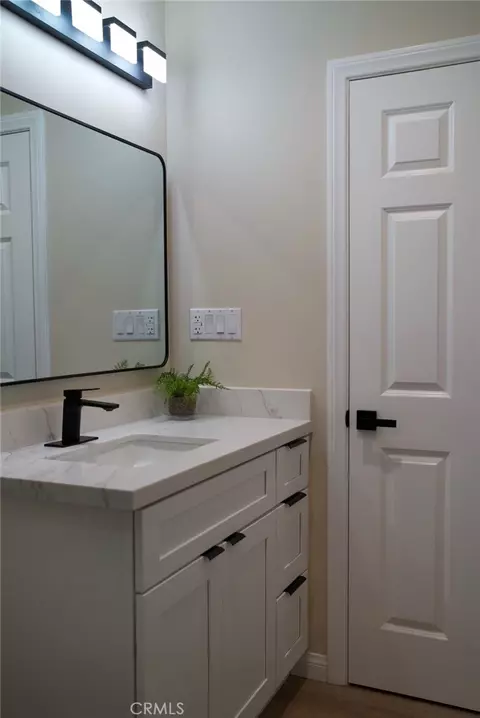 Bath - 6702 El Progreso St, Long Beach, CA 90815 photo 9 of 9