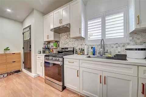 Kitchen - 22024 Gulf Ave, Carson, CA 90745 photo 6 of 10