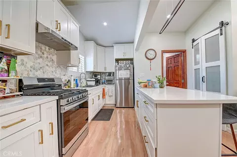 Kitchen - 22024 Gulf Ave, Carson, CA 90745 photo 9 of 10