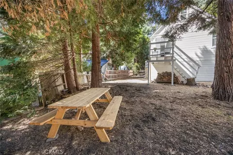 Exterior - 1177 Bear Springs Rd, Rimforest, CA 92378 photo 6 of 7