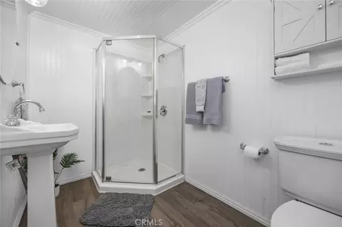 Bath - 1177 Bear Springs Rd, Rimforest, CA 92378 photo 1 of 2