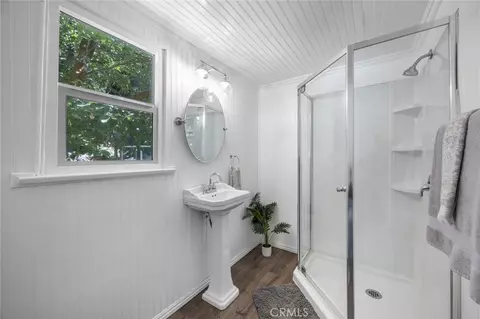 Bath - 1177 Bear Springs Rd, Rimforest, CA 92378 photo 2 of 2