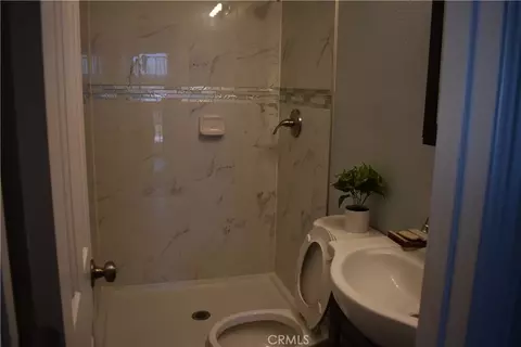 Bath - 20511 Memory, Apple Valley, CA 92308 photo 2 of 3