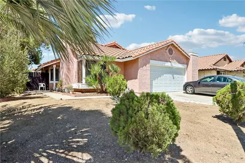 3203 E Avenue S3, Palmdale, CA 93550 photo 2