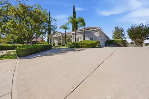 Exterior - 685 Bradbury, Redlands, CA 92374 photo 3 of 17