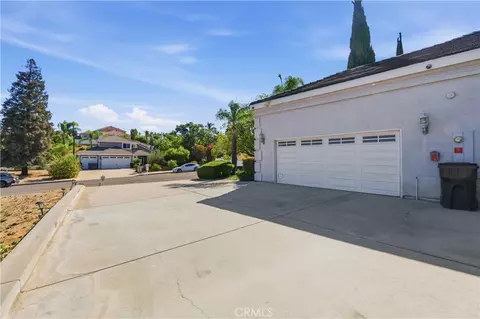 Exterior - 685 Bradbury, Redlands, CA 92374 photo 5 of 17